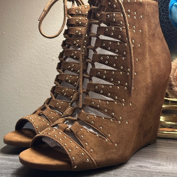 Jessica Simpson Tan Suede Studded Wedges - Picture 1 of 12
